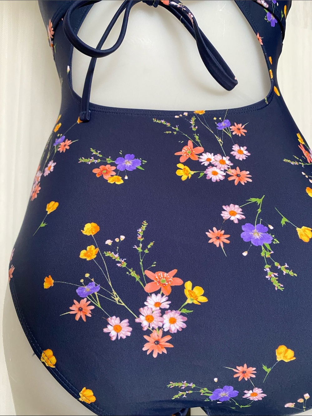Cupshe Woman’s Navy Floral Ruffle One-Piece Swimsuit Size 6-8 - Picture 10 of 12